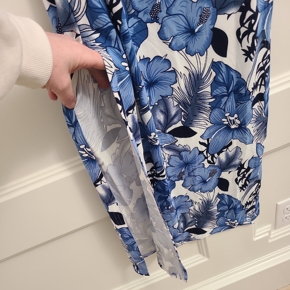 NEW Emily Stacy Women Blue Hibiscus Casual Spaghettis Strap Dress L. MSRP $50 - Picture 3 of 6